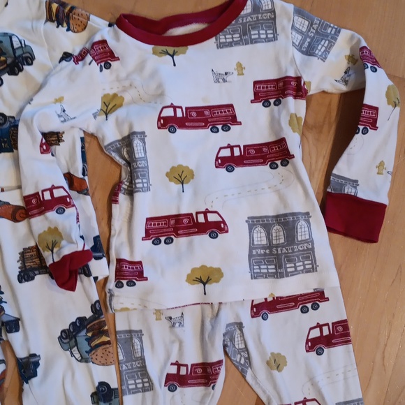 Carter's 3t Pajama Set- Trucks - Picture 3 of 7